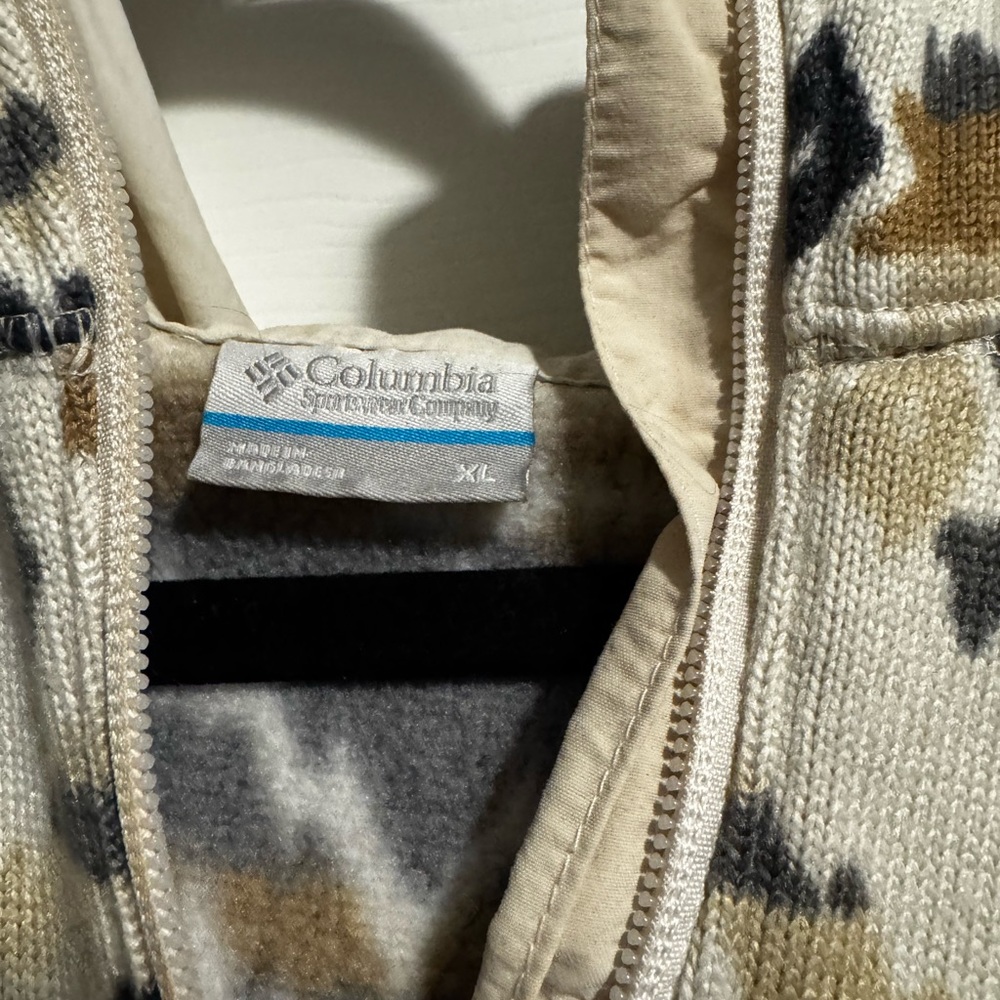 Columbia Sweater pull over - Picture 2 of 3